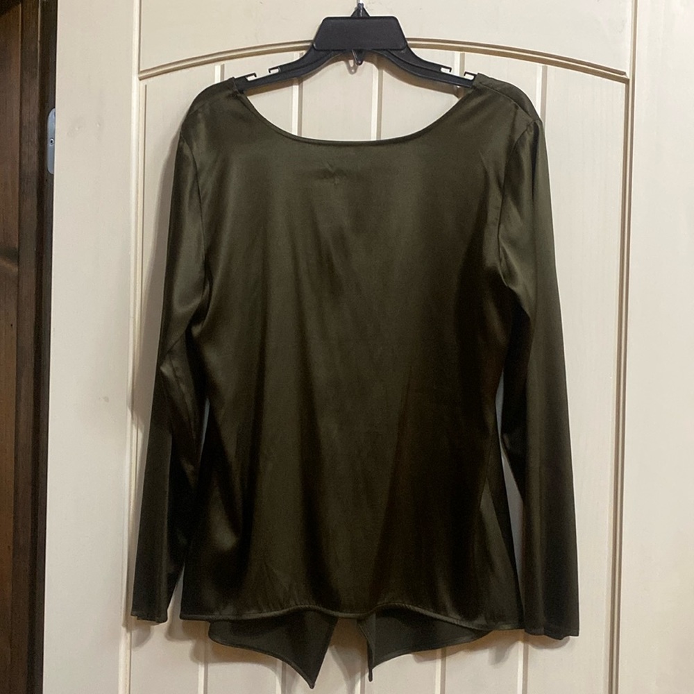 NWOT Doncaster Silk Decorative back top